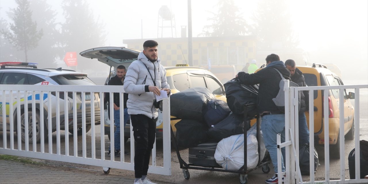 Dönüş yolundaki Suriyeliler yoğunluk oluşturuyor