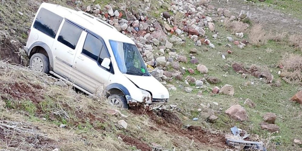 Konya’da bariyeri aşan araç şarampole indi: 1 yaralı