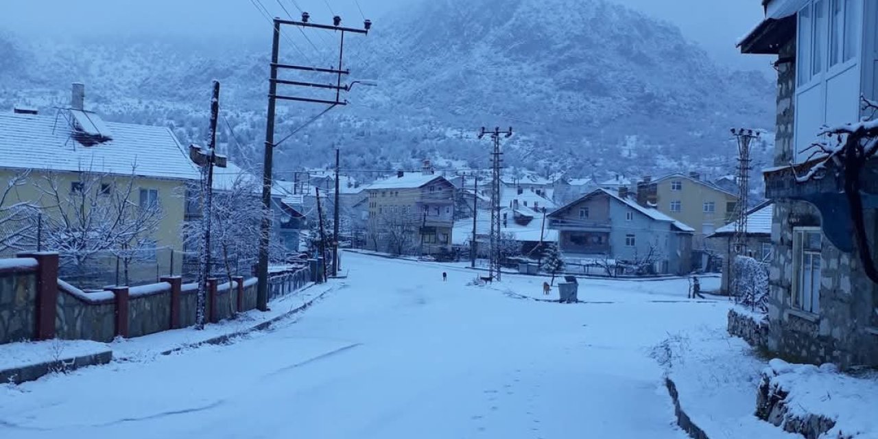 Konya’nın üç ilçesi daha beyaza büründü