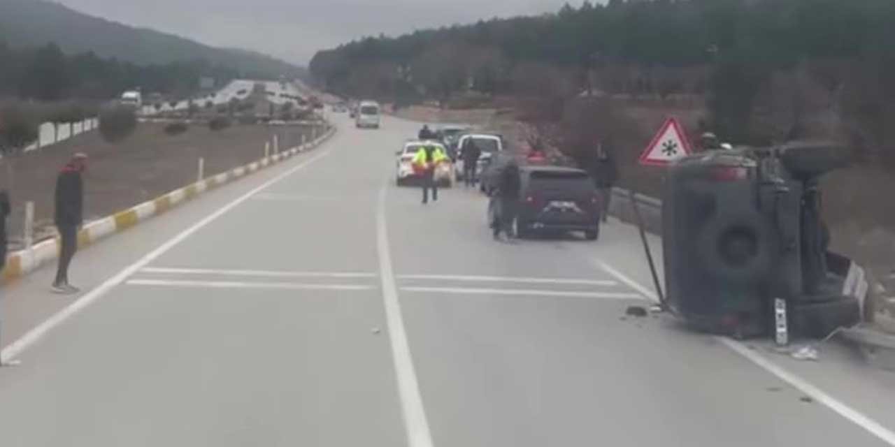 Konya’da cip devrildi, 2 kişi yaralandı