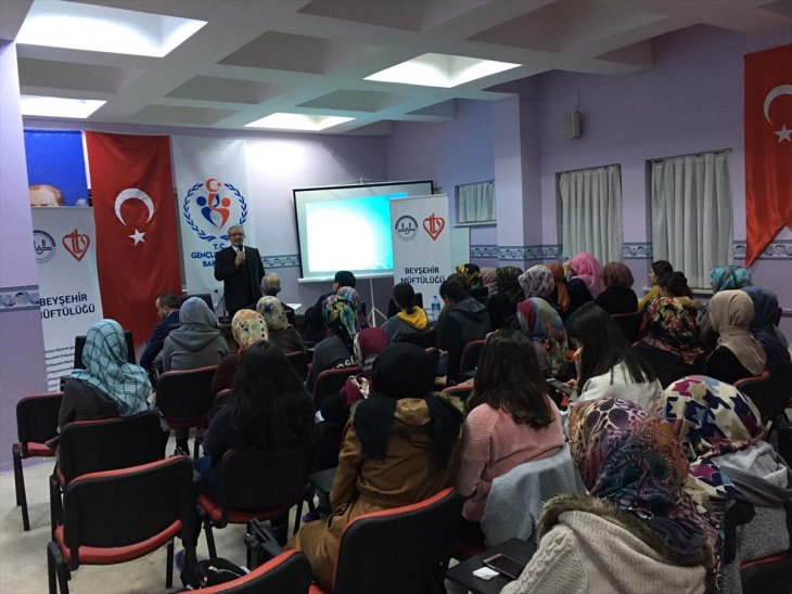Beyşehir'de 'Hazreti Peygamberimiz ve Gençlik' konulu konferans