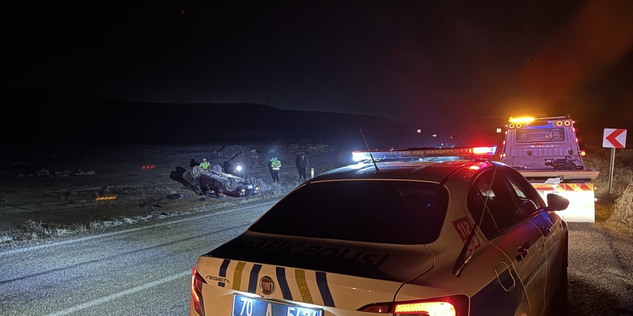 Karaman'da devrilen otomobilin sürücüsü yaralandı