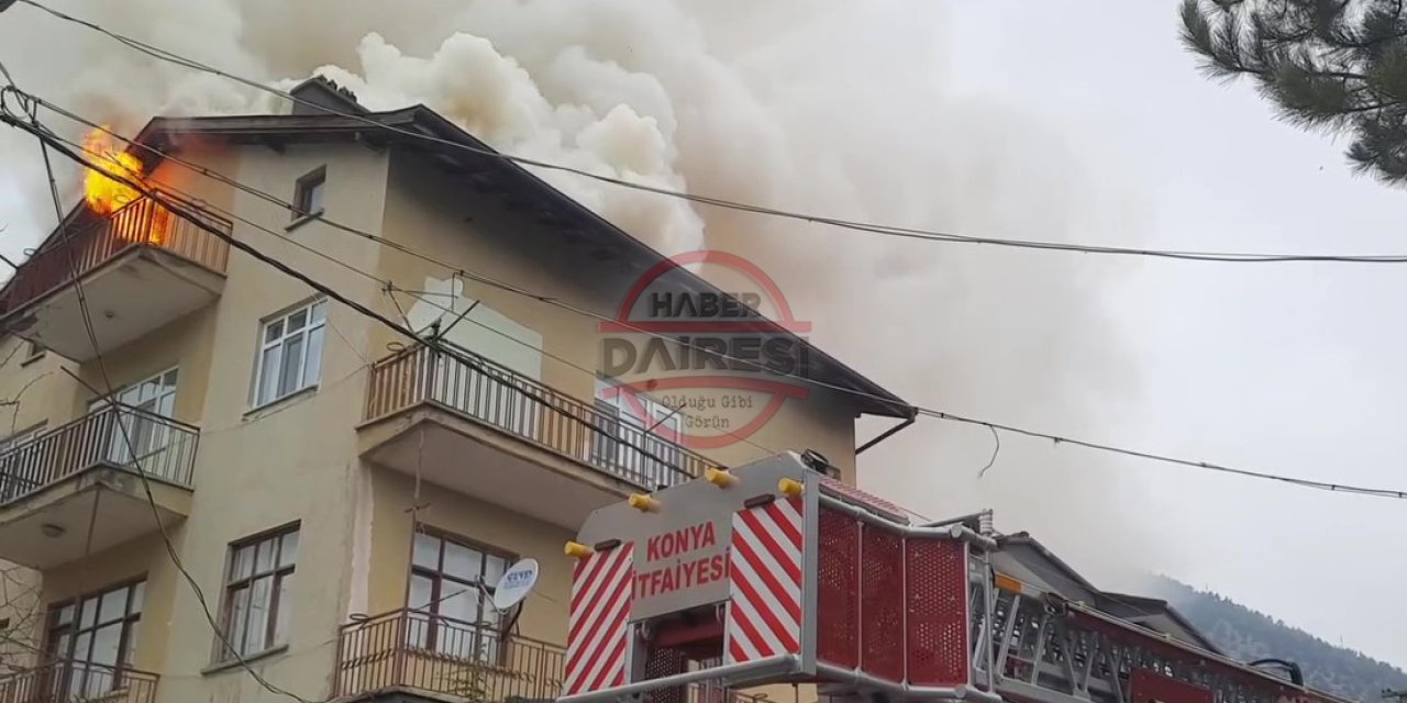 Konya’da 4 katlı binada yangın! Alevler korkuttu