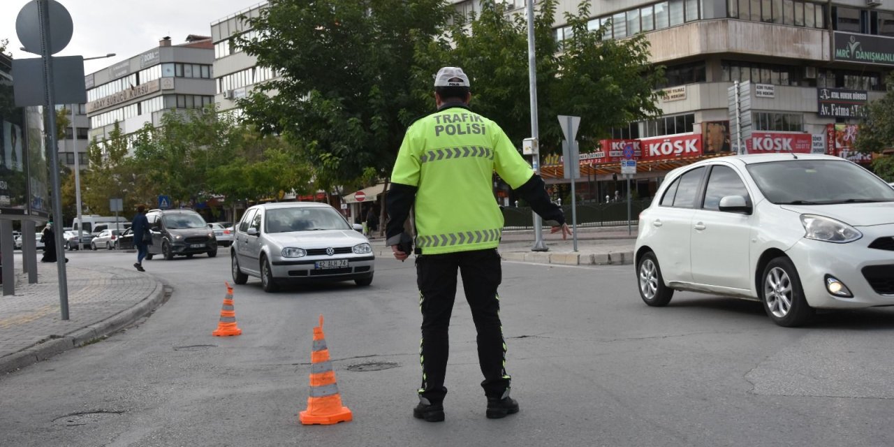 Hangi kuralı ihlal eden kaç lira ceza ödeyecek? İşte 2025 trafik cezaları