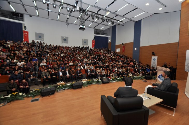 Kenan Sofuoğlu, Konya'da öğrencilerle buluştu