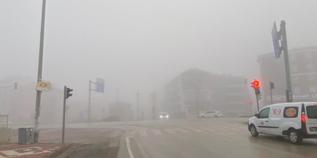 Kulu yeni güne yoğun sisle başladı