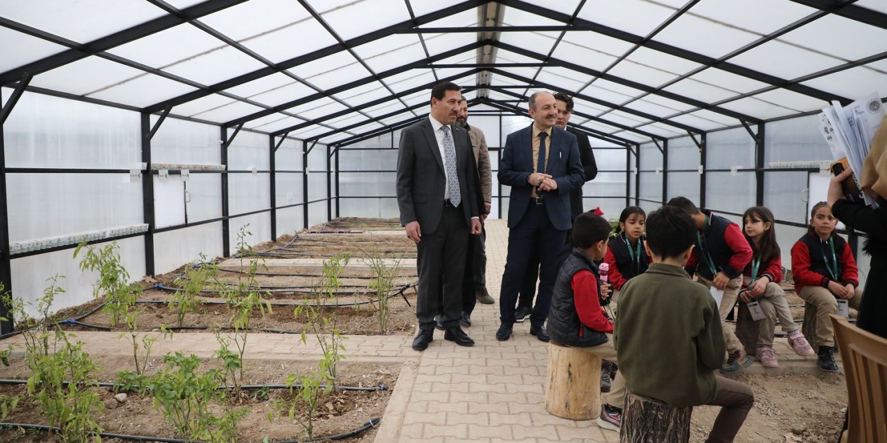 Karataylı öğrenciler doğa ile iç içe yeteneklerini keşfediyor