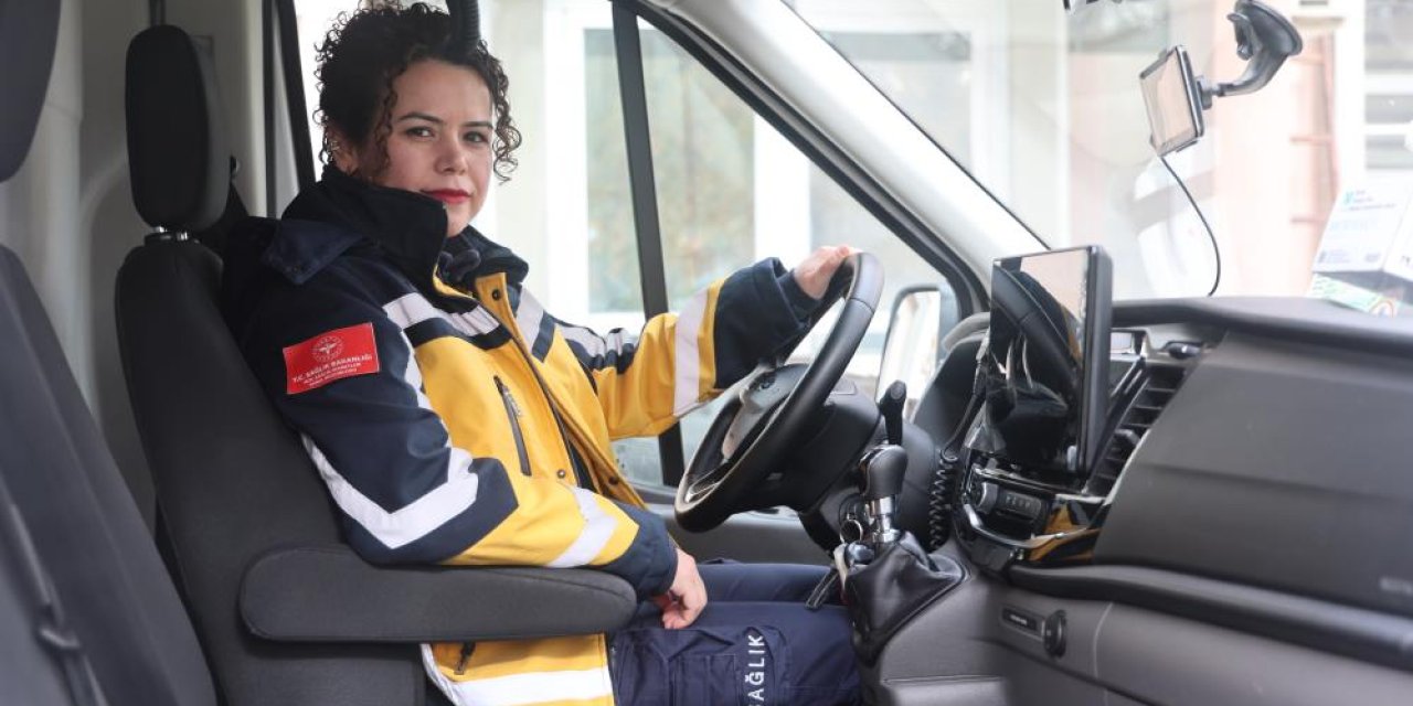 Konya’nın kadın ambulans şoförü zamanla yarışıyor, hayat kurtarıyor!