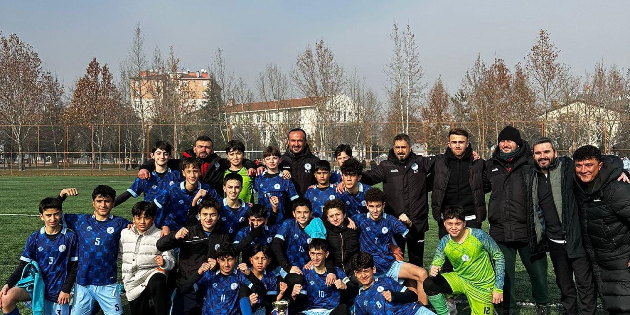 Selçuklu Belediyespor U14 takımı Konya şampiyonu oldu