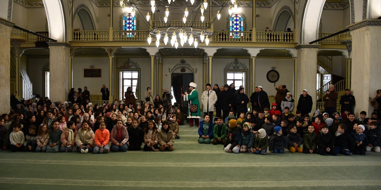 Nasreddin Hoca Makedonyalı çocuklarla buluştu