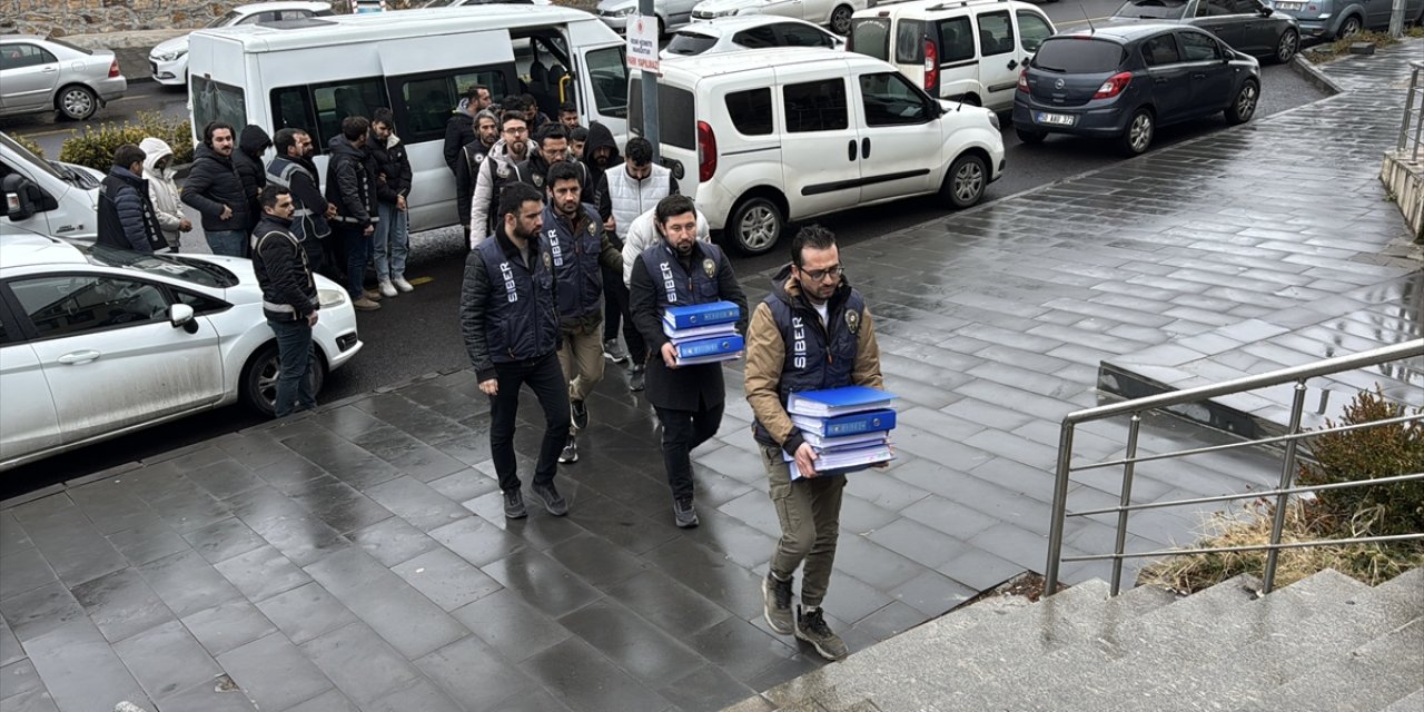 İnternet üzerinden dolandırıcılık yapan çete üyeleri adliyede