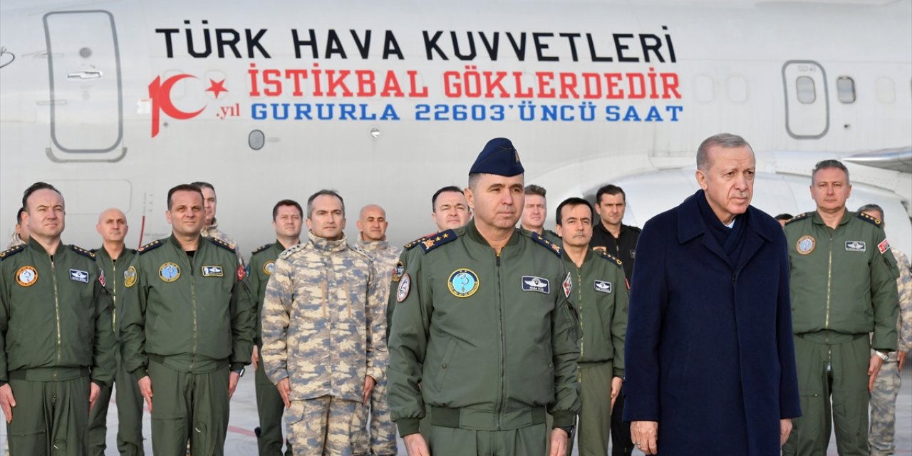 Cumhurbaşkanı Erdoğan Konya’da Askeri Erken İhbar Uçağını inceledi