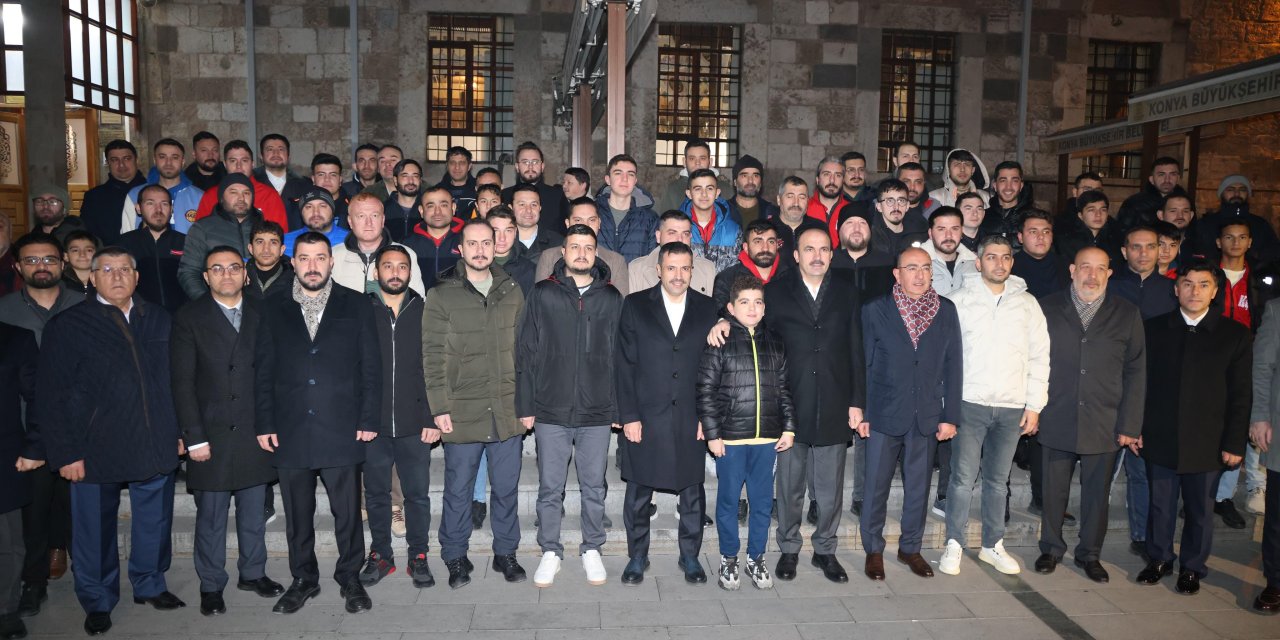AK Parti Konya’nın yeni yönetimi Kapu Camiinde