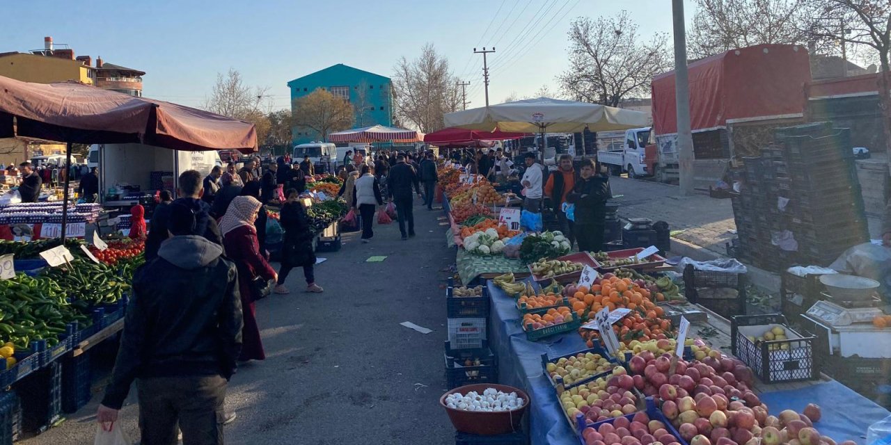 Konya’daki semt pazarlarında fiyatlar değişti