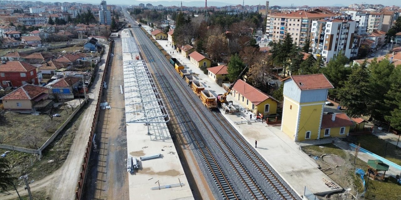 Konya’yı denize hızlı bağlayacak dev projede raylar seriliyor