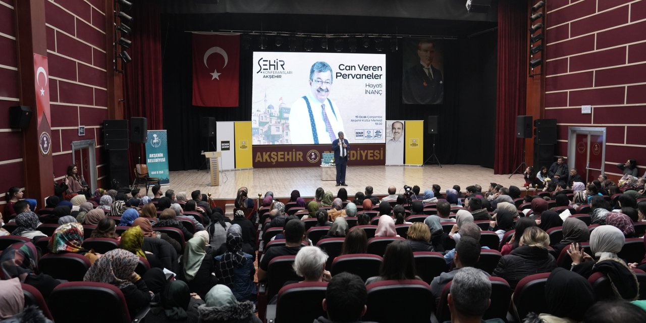 Konya Şehir Konferansları yoğun ilgi görüyor