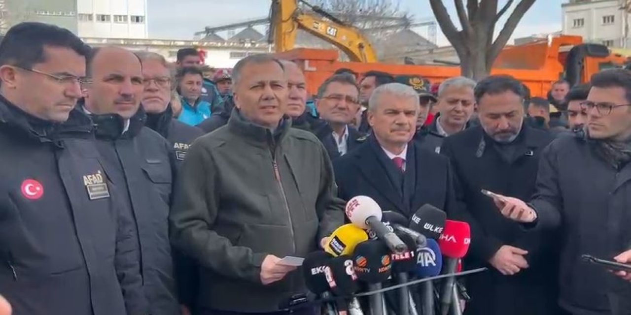 Bakan Yerlikaya Konya'daki enkaz alanında son durumu anlattı