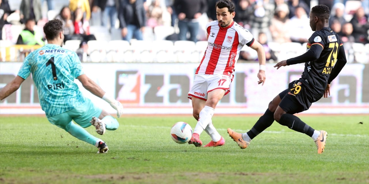 Sivasspor galibiyet orucunu 5 golle bozdu
