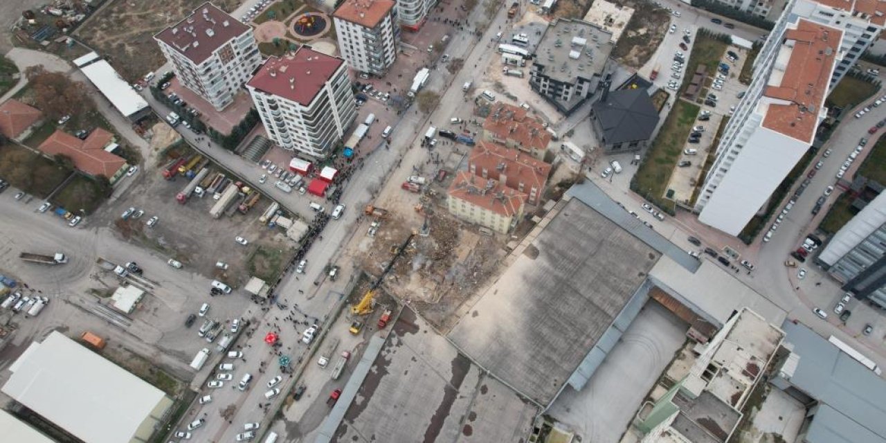 Konya’da çöken binanın enkazında son durum