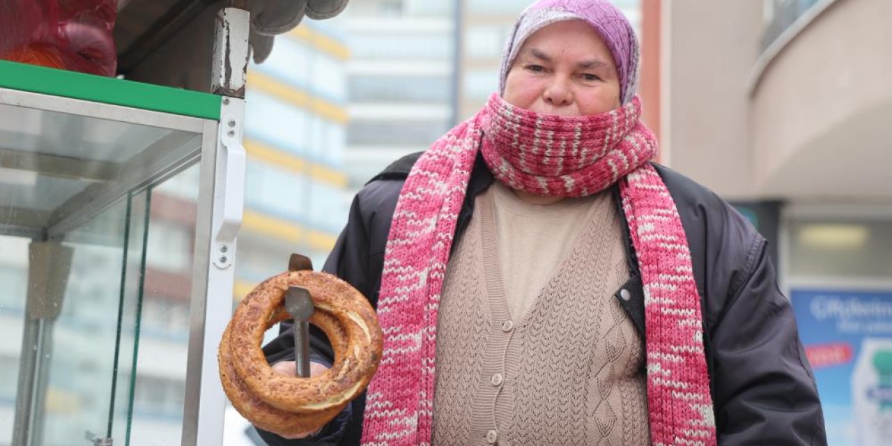 Eşinin kazasıyla hayatı değişti! Konya’nın simitçi teyzesinin hikayesi