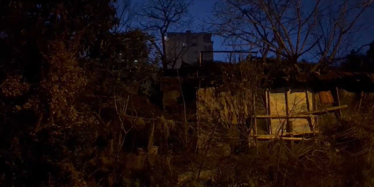 Gecekonduda yangın: 2 ölü