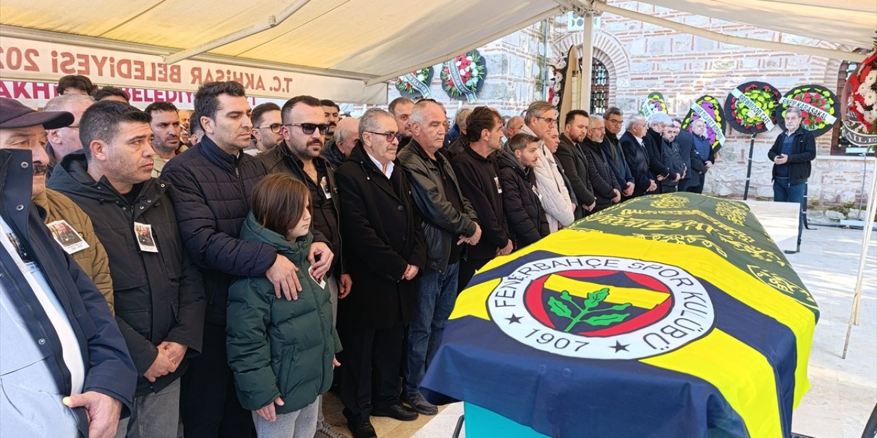 Gazeteci Kenan Molla, son yolculuğuna uğurlandı