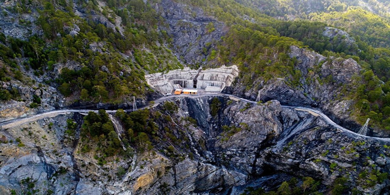 Konya’yı Antalya’ya bağlayan en kısa yoldaki tünelde sona doğru