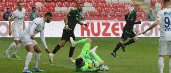 Konyaspor-Kasımpaşa maçı başladığı gibi bitti
