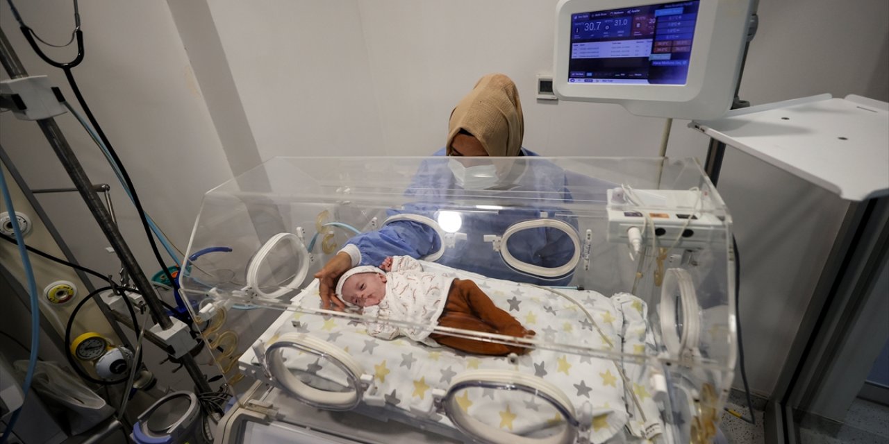 380 gram doğdu, defalarca kalbi durdu! Hira Su bebekten güzel haber