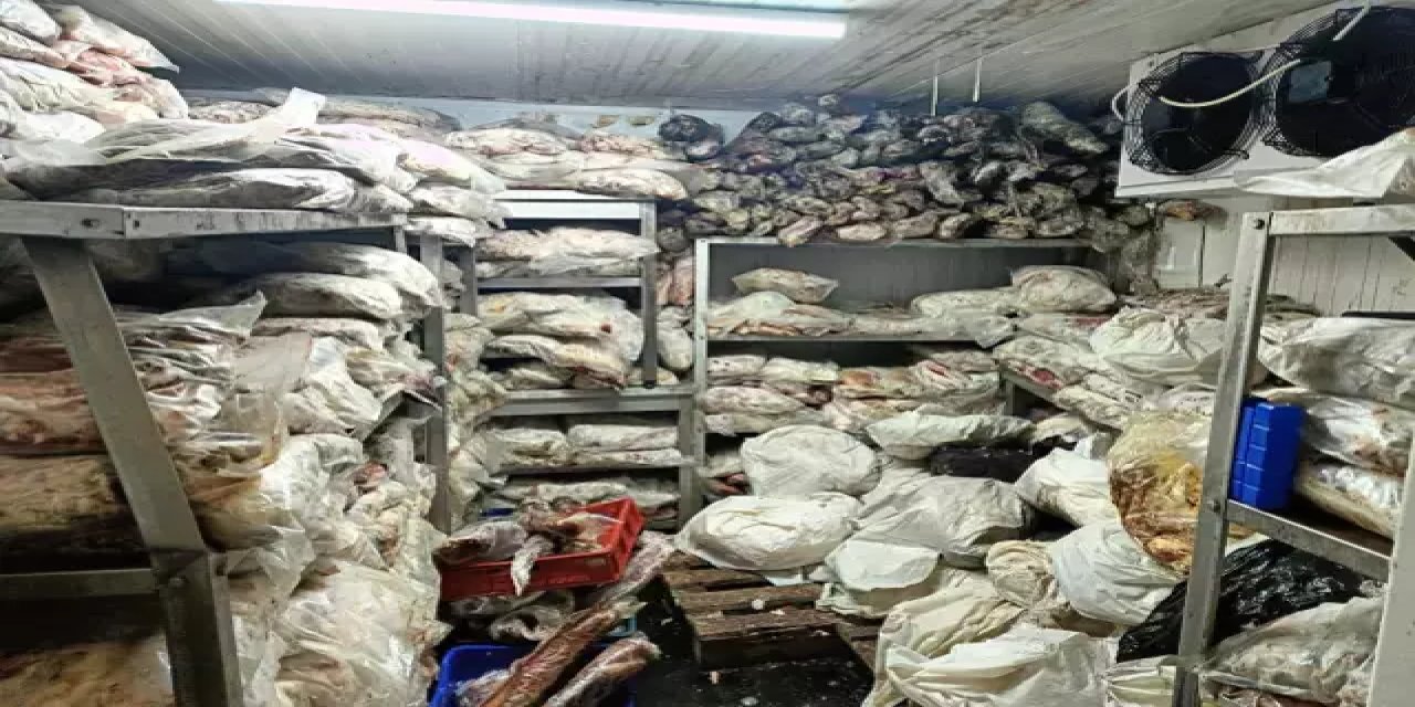 Mide bulandıran görüntü! Hepsini vatandaşa yedireceklerdi