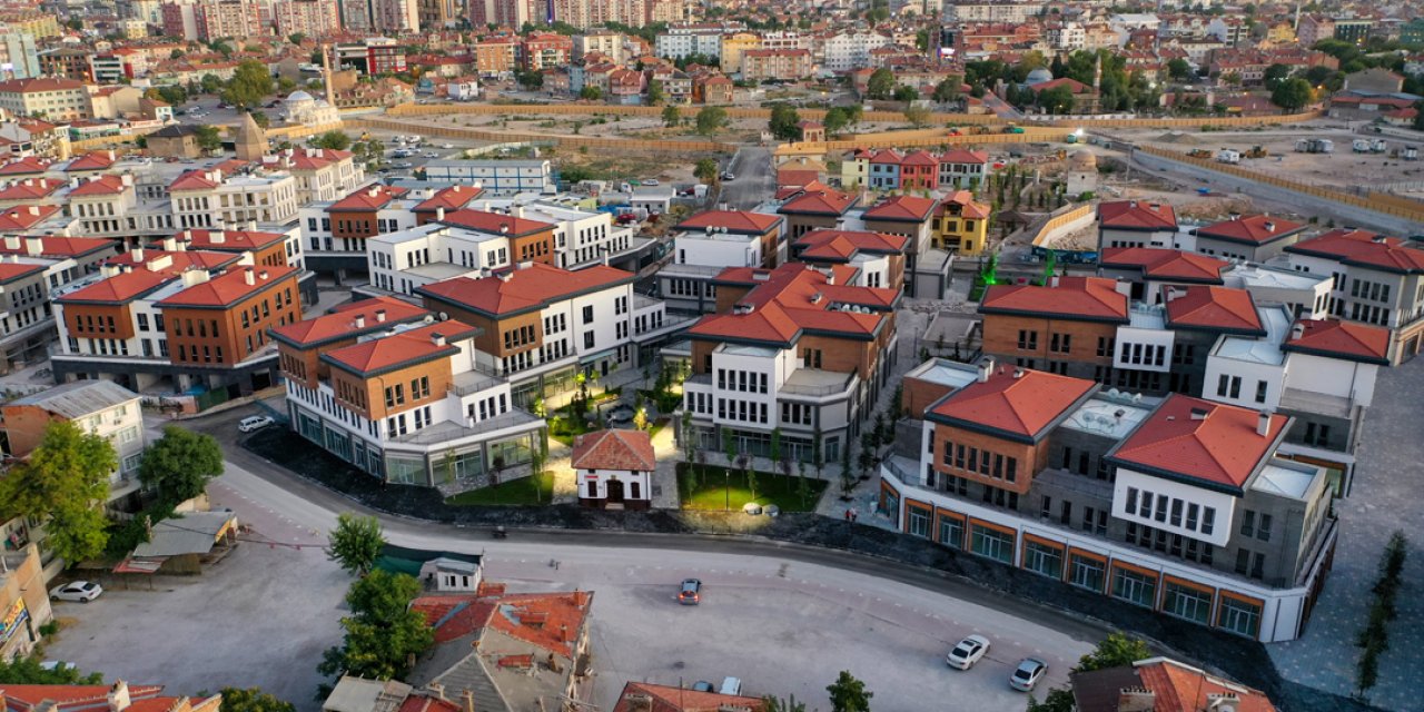 Konya’nın kalbindeki çarşıda ticaret canlanıyor