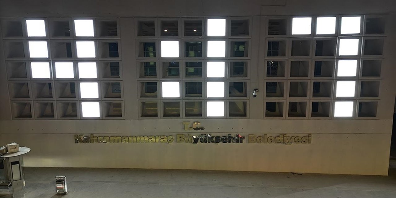 Depremin merkez üssünde 04.17 panosu