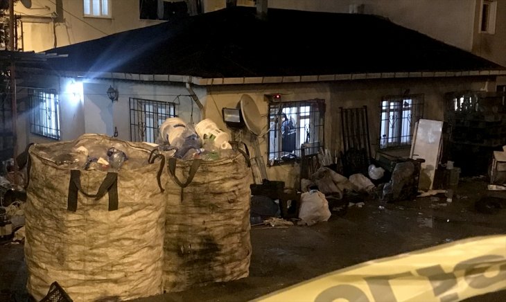 Hurdacılar arasında bıçaklı kavga: 1 ölü