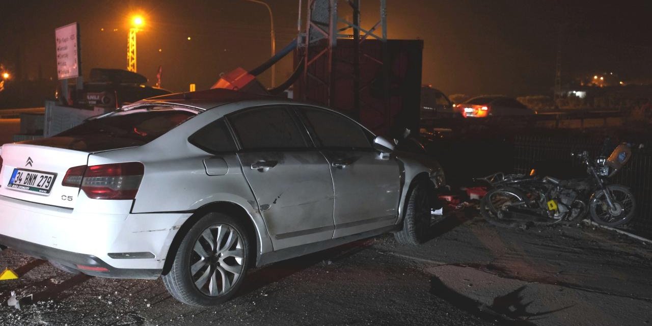 Otomobille çarpışan motosikletli genç öldü