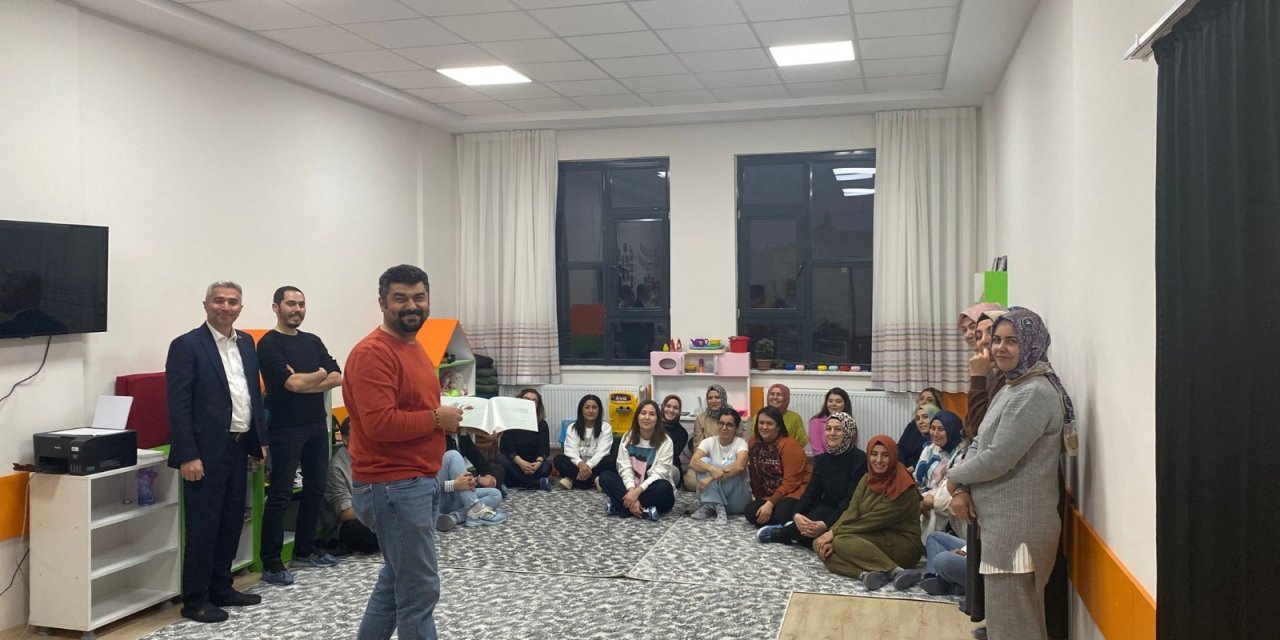Konya’da öğretmenlere Eğitimde Drama Atölyesi kursu