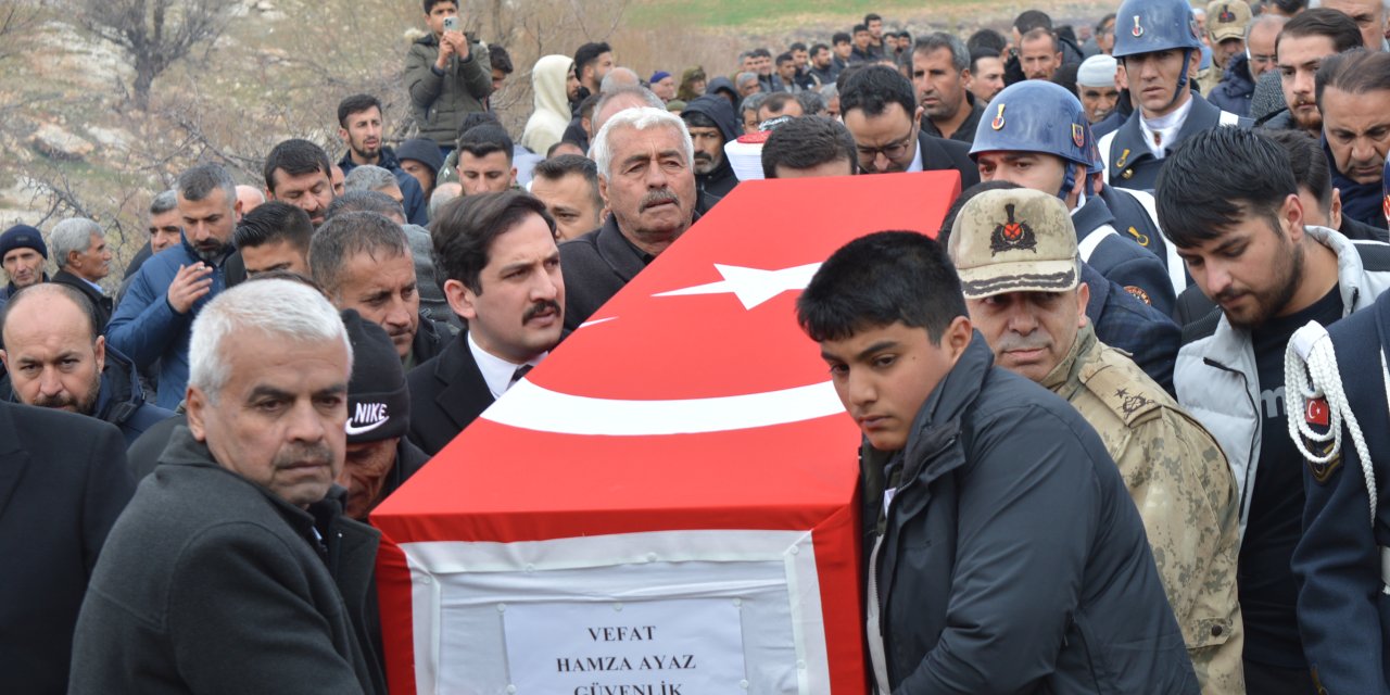 Güvenlik korucusu Hamza Ayaz toprağa verildi