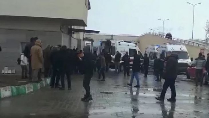 Ağrı'da sınır kapısında gümrük aracına roketli saldırı: 1 şehit