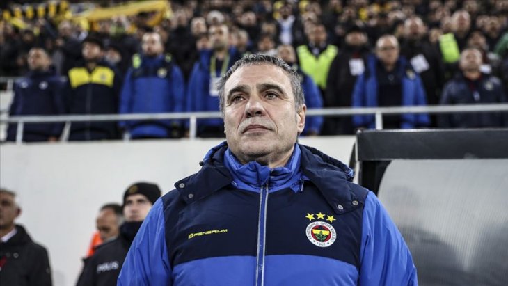 Fenerbahçe, Ersun Yanal'la yollarının ayrıldığını borsaya bildirdi