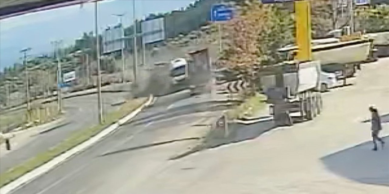 2 TIR’ın çarpışma anı kamerada