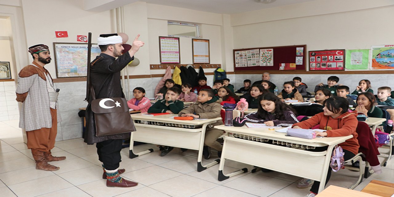 Konya Çat Kapı Fikir & Sanat Tiyatro Ekibi Maraş'ta