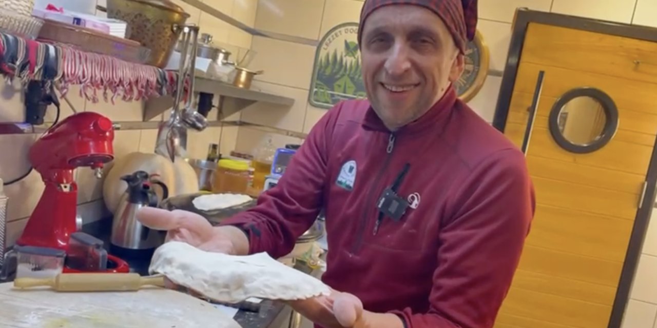 Fenomen şef, bu kez Konya’nın ünlüleriyle lezzet şöleni sundu