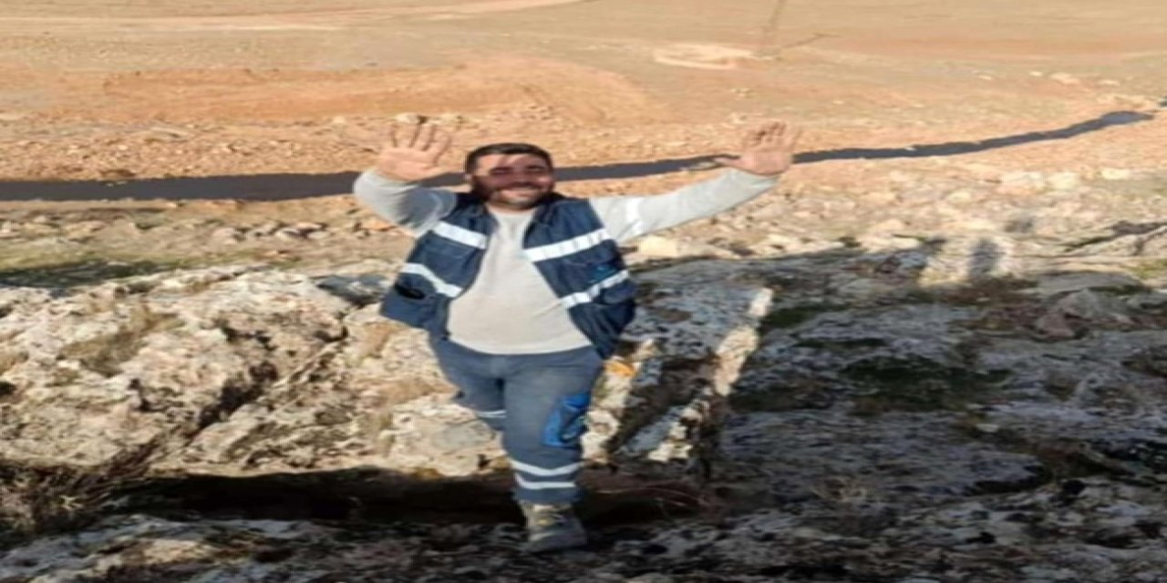 Elektrik direği işçilerin üzerine devrildi: 1 ölü