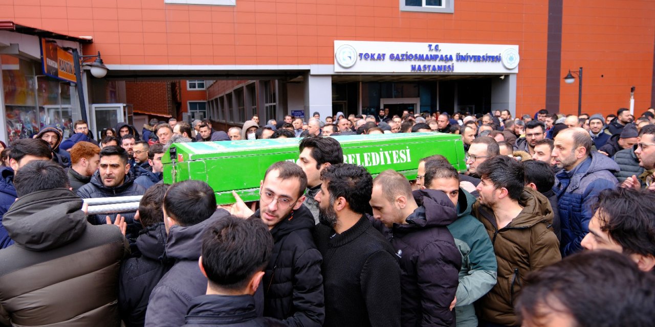 Kalp doktoru geçirdiği kalp krizi sonucu hayatını kaybetti