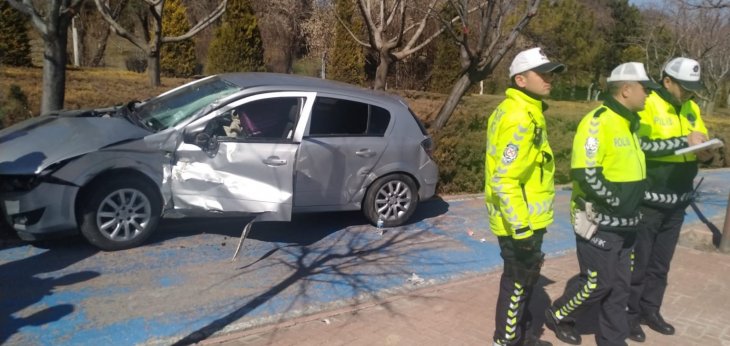 Konya’da tır otomobile çarptı: 1’i bebek 3 yaralı