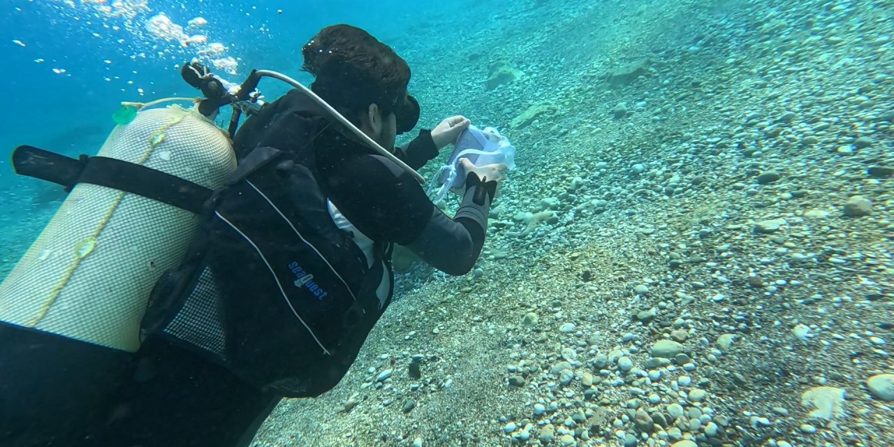 Denize ne atacaklarını şaşırdılar! Dipte bulunan bu kadarı fazla dedirtti