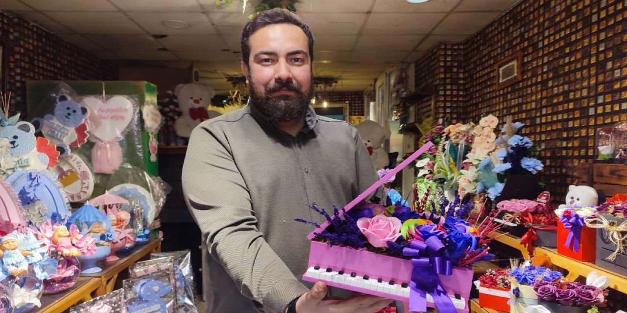 Konya’da çiçekçiler 14 Şubat’ta siparişlere yetişemiyor