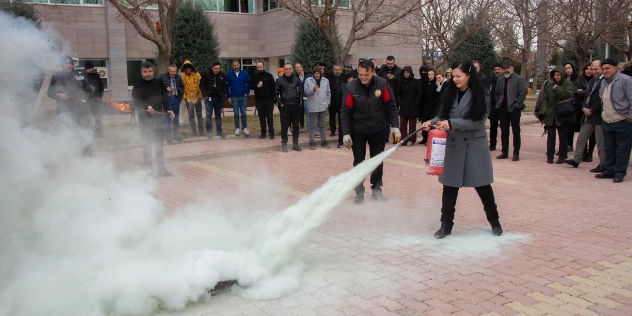 Selçuk Üniversitesi personeline yangın eğitimi