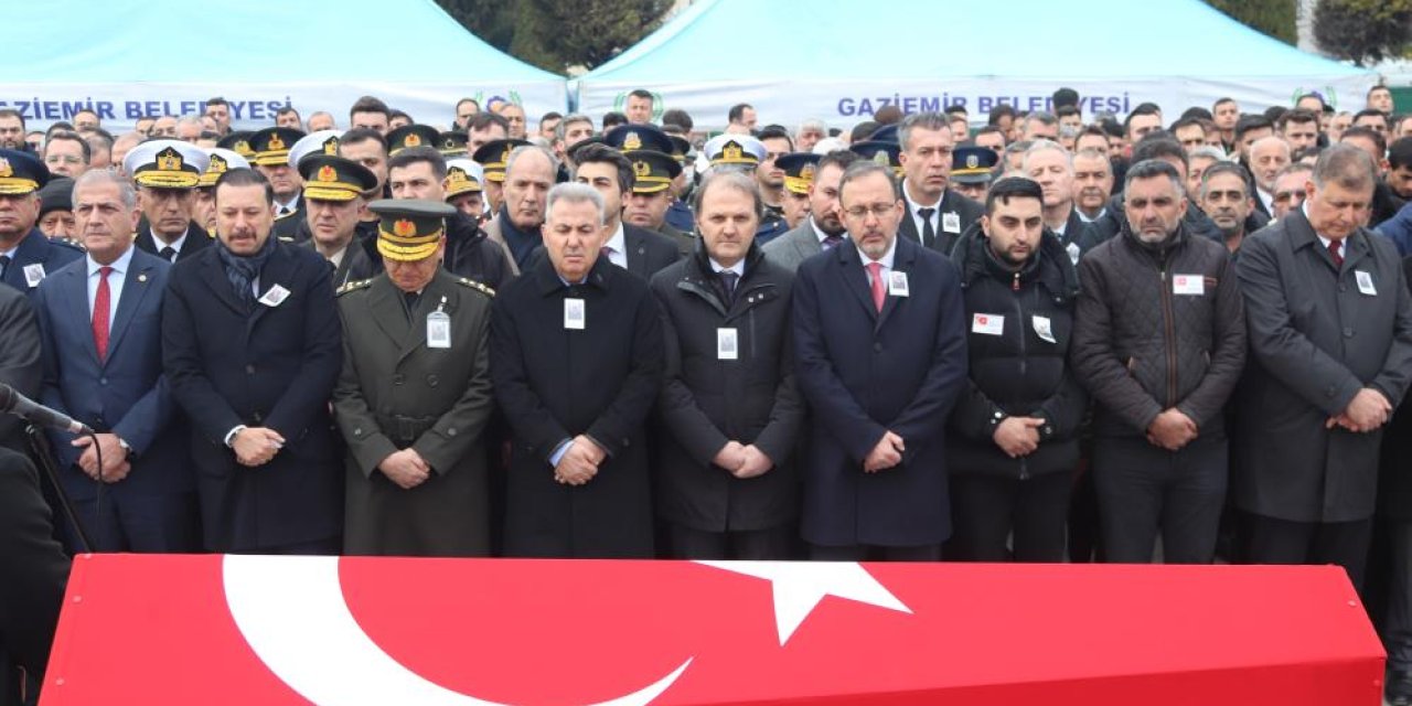 Mayısta düğünü olacaktı! Babasıyla yan yana defnedildi