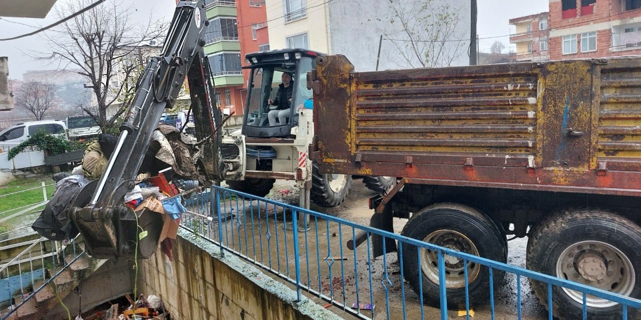 Mahallelinin şikayetiyle gidilen ev şaşkınlık yarattı