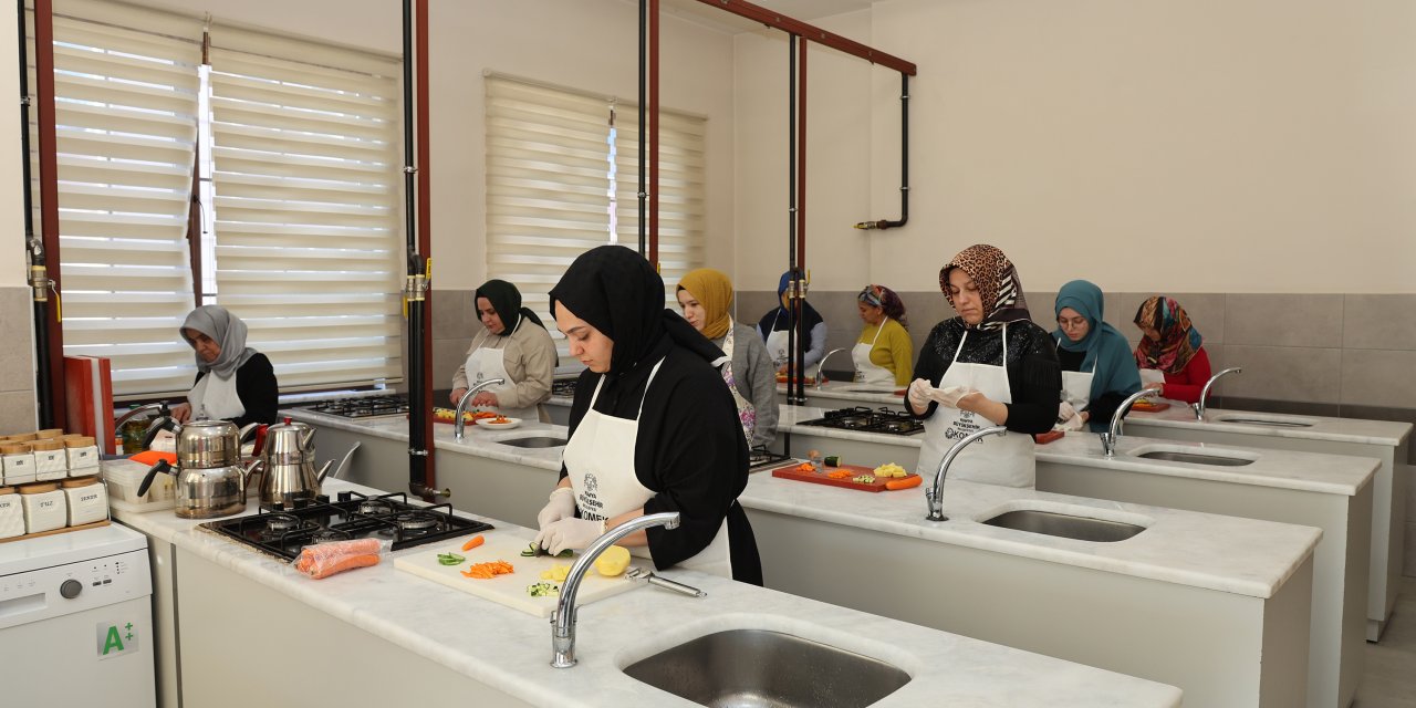 KOMEK'te yeni dönem eğitimleri başladı